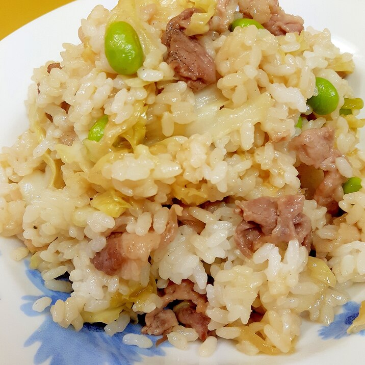 子供が大好き(^^)豚肉とキャベツの混ぜご飯♪